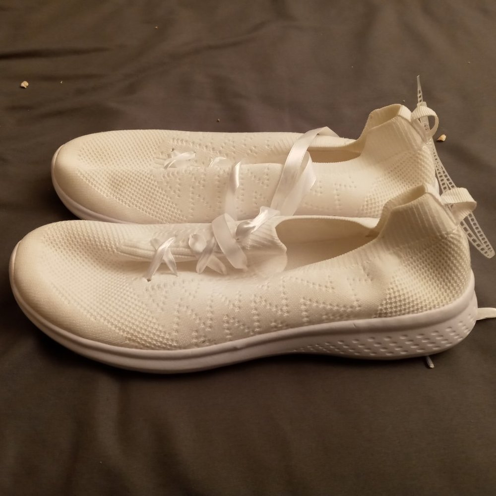 geers by dream seek shoes size 9